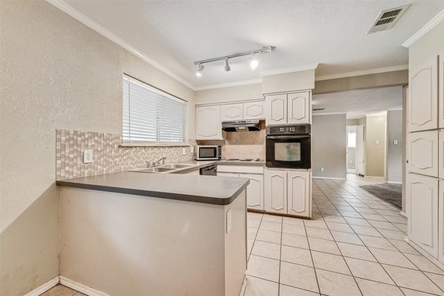 2510 Coulee Street, Irving, TX 75062