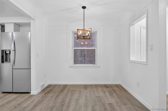 8664 Louise Avenue, Allen Park, MI 48101