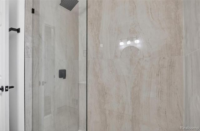 8664 Louise Avenue, Allen Park, MI 48101