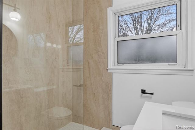 8664 Louise Avenue, Allen Park, MI 48101