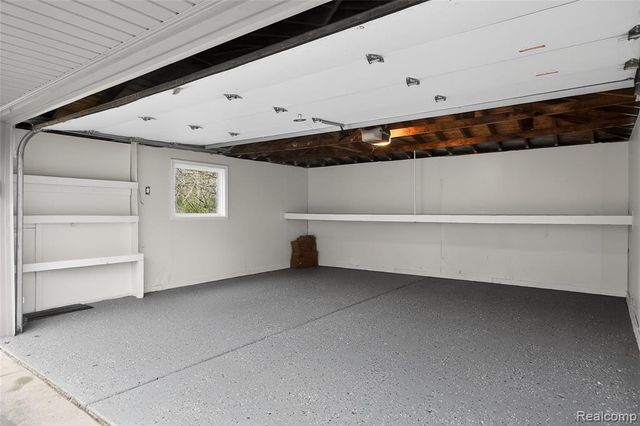 8664 Louise Avenue, Allen Park, MI 48101