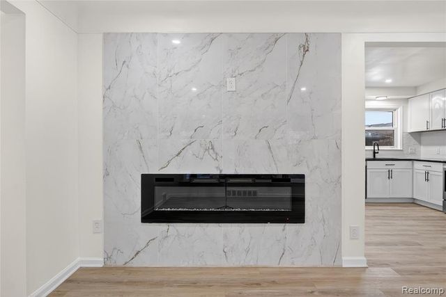 8664 Louise Avenue, Allen Park, MI 48101