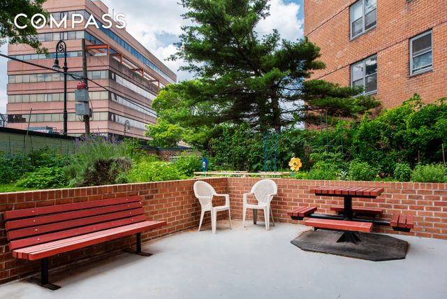 7025 Yellowstone Blvd Apt 5Z, New York City, NY 11375