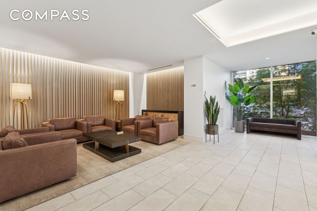 7025 Yellowstone Blvd Apt 5Z, New York City, NY 11375