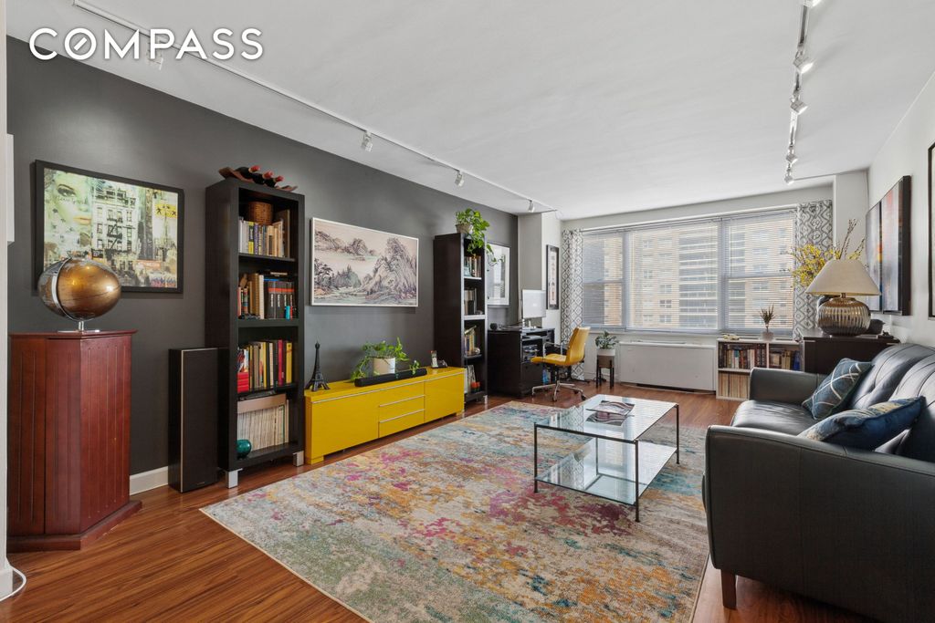 7025 Yellowstone Blvd Apt 5Z, New York City, NY 11375