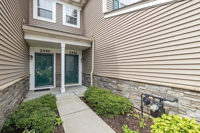 2442 Oneida Lane, Naperville, IL 60563