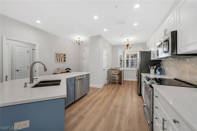 4843 Hampshire CT 2-103, Naples, FL 34112