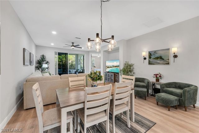 4843 Hampshire CT 2-103, Naples, FL 34112