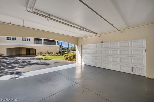 4843 Hampshire CT 2-103, Naples, FL 34112