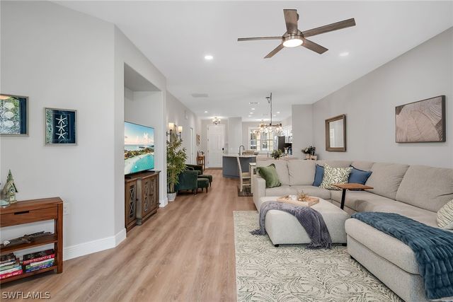 4843 Hampshire CT 2-103, Naples, FL 34112