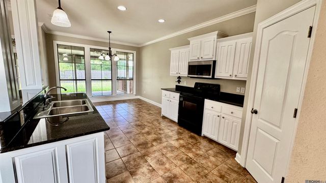 34227 Fountain View Dr, Walker, LA 70785