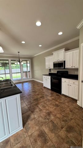 34227 Fountain View Dr, Walker, LA 70785
