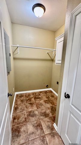 34227 Fountain View Dr, Walker, LA 70785