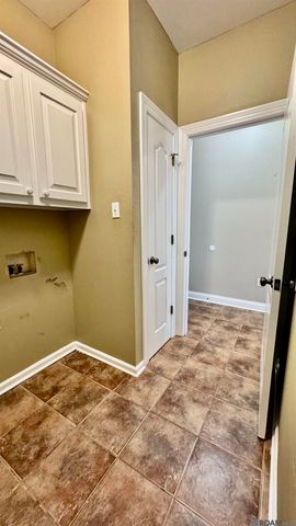 34227 Fountain View Dr, Walker, LA 70785