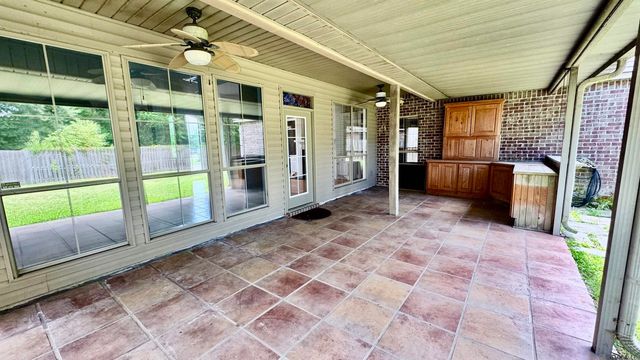 34227 Fountain View Dr, Walker, LA 70785