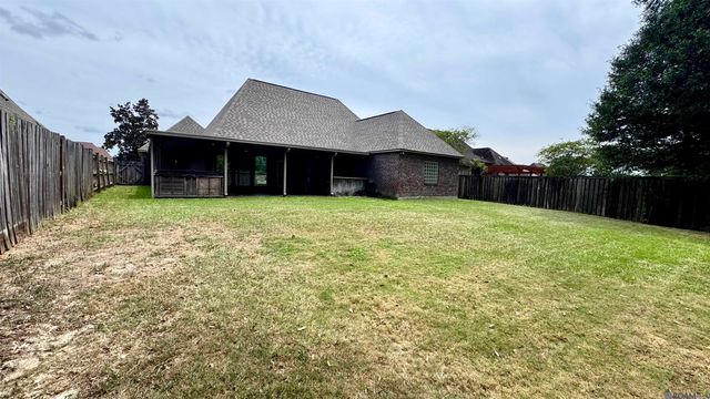 34227 Fountain View Dr, Walker, LA 70785