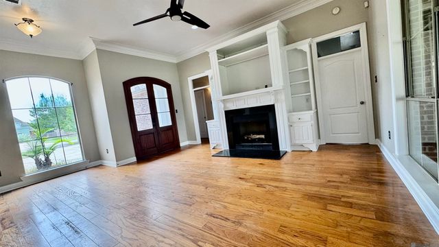 34227 Fountain View Dr, Walker, LA 70785