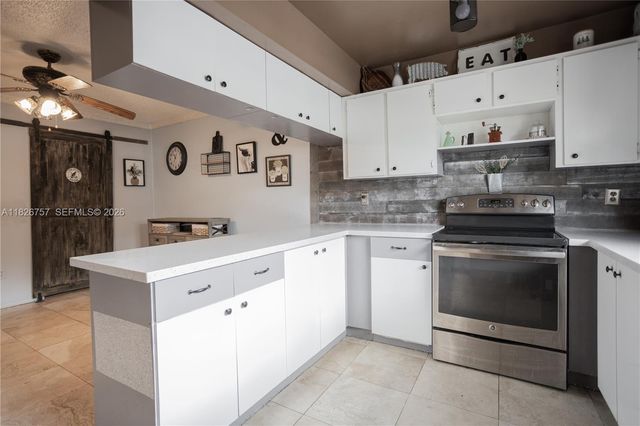 14260 SW 94th Cir Ln 104, Miami, FL 33186