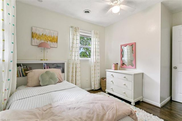 2 Pauline CIR, Newport News, VA 23602