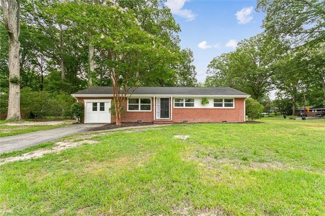 2 Pauline CIR, Newport News, VA 23602