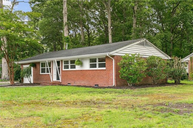 2 Pauline CIR, Newport News, VA 23602