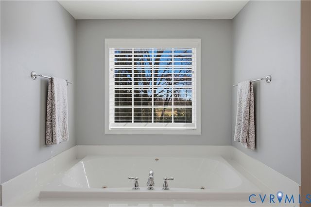 5913 Trail Ride Dr, Moseley, VA 23120