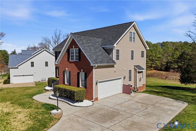 5913 Trail Ride Dr, Moseley, VA 23120