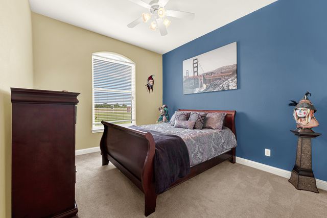 101 Island Way, Princeton, TX 75407