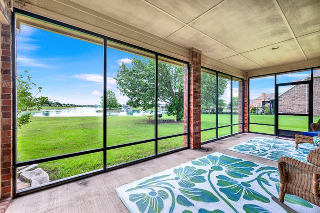 101 Island Way, Princeton, TX 75407