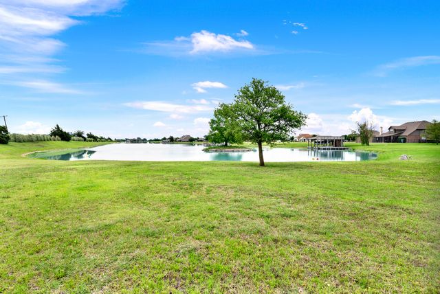 101 Island Way, Princeton, TX 75407