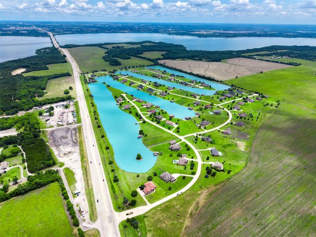 101 Island Way, Princeton, TX 75407
