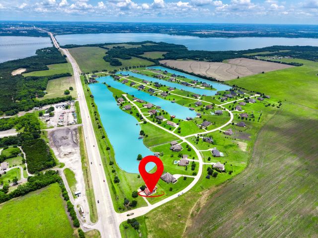 101 Island Way, Princeton, TX 75407