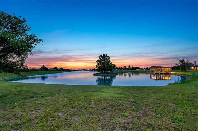 101 Island Way, Princeton, TX 75407