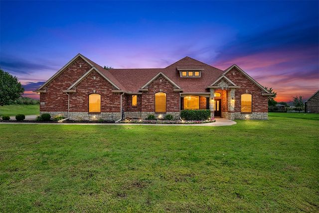 101 Island Way, Princeton, TX 75407