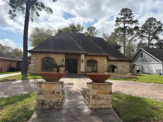 9023 Mauna Loa Lane, Houston, TX 77040