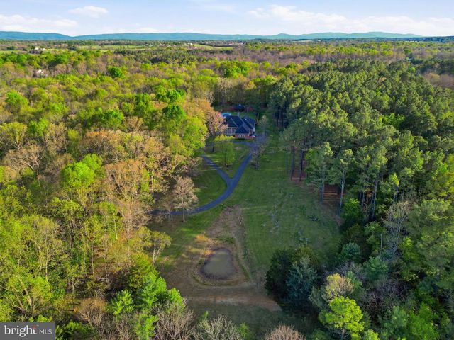 84 ROCK HALL FARM LN, Berryville, VA 22611