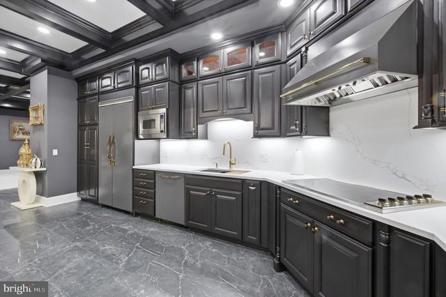 84 ROCK HALL FARM LN, Berryville, VA 22611