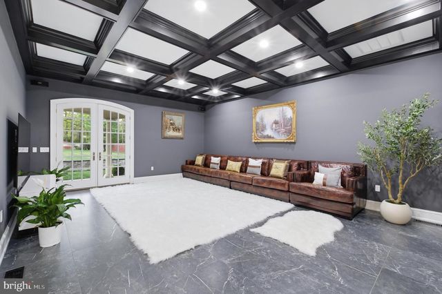 84 ROCK HALL FARM LN, Berryville, VA 22611