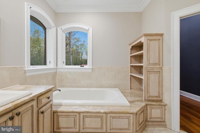 84 ROCK HALL FARM LN, Berryville, VA 22611