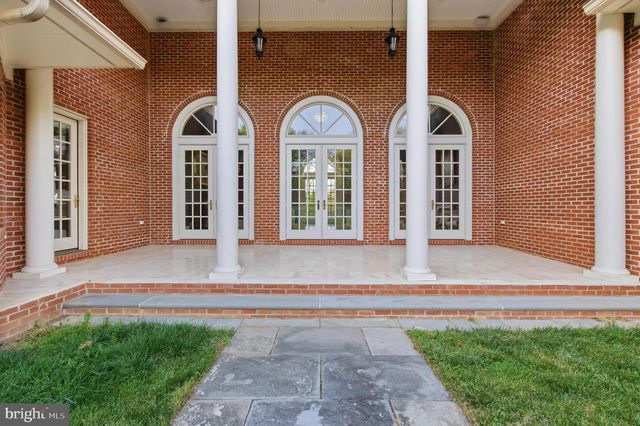 84 ROCK HALL FARM LN, Berryville, VA 22611