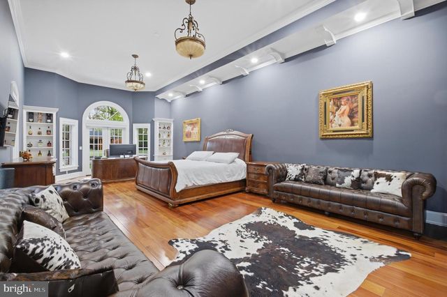 84 ROCK HALL FARM LN, Berryville, VA 22611