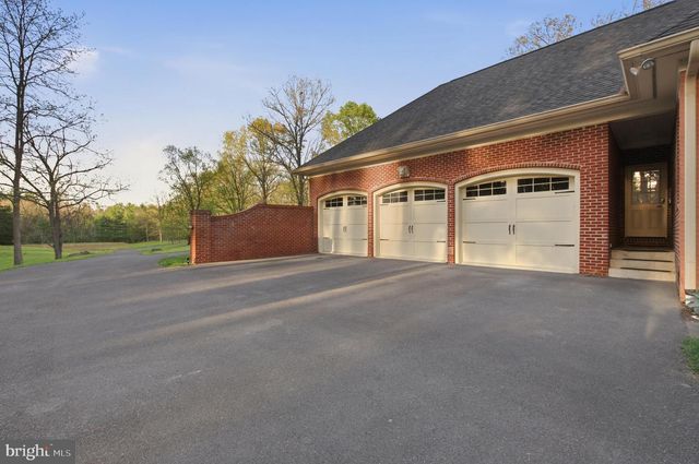 84 ROCK HALL FARM LN, Berryville, VA 22611