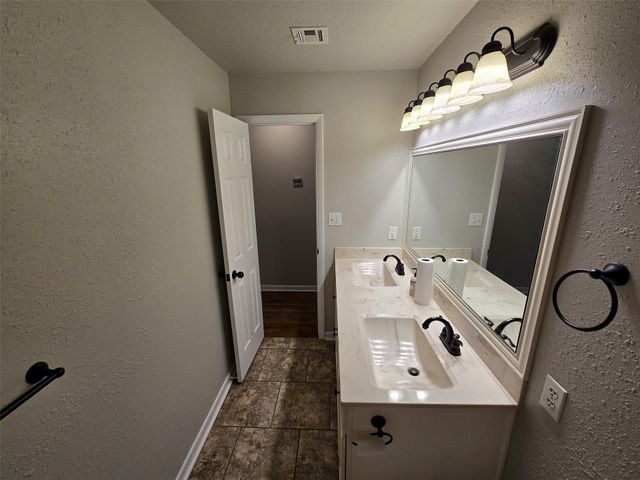 106 W 31 Place S, Sand Springs, OK 74063