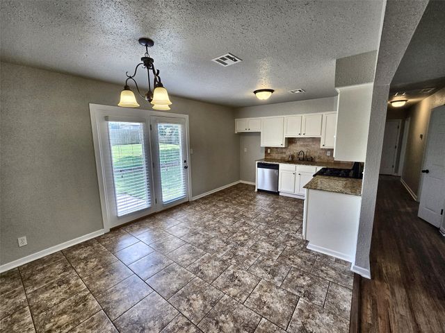 106 W 31 Place S, Sand Springs, OK 74063