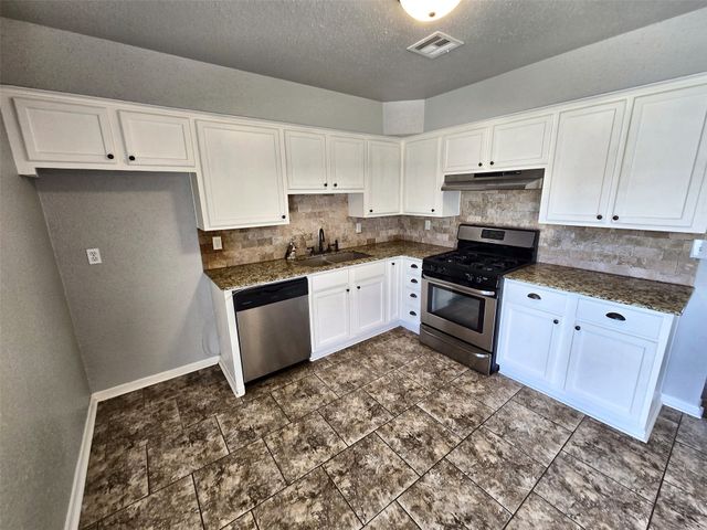 106 W 31 Place S, Sand Springs, OK 74063