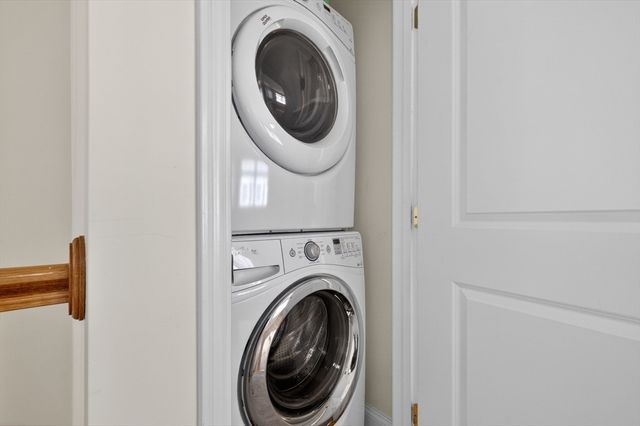 36 Prospect St 1, Waltham, MA 02453