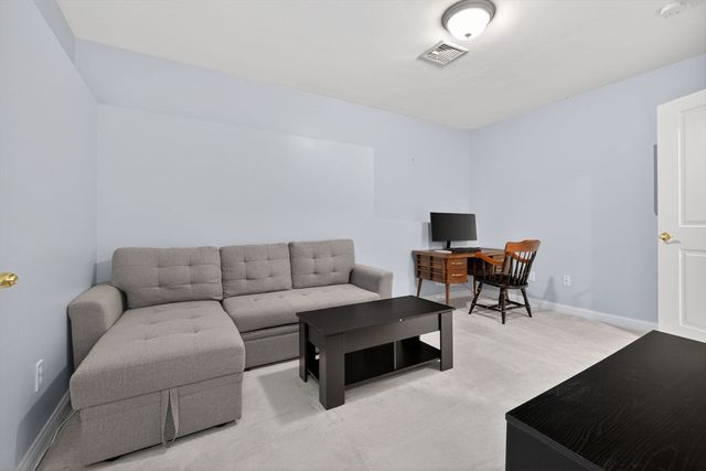 36 Prospect St 1, Waltham, MA 02453