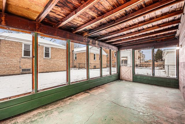 3238 N Narragansett Avenue, Chicago, IL 60634