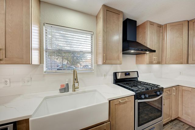 2317 Friarcreek LOOP, Round Rock, TX 78664