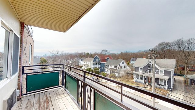 525 Highland Ave. 23, Malden, MA 02148